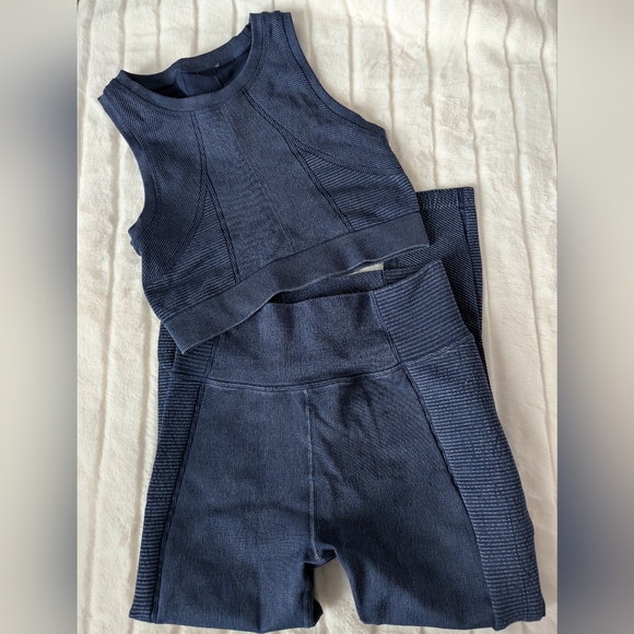 Aerie High Neck Tank & Leggings Stretch Outfit Athletic Dark Blue Size Small - Picture 4 of 5
